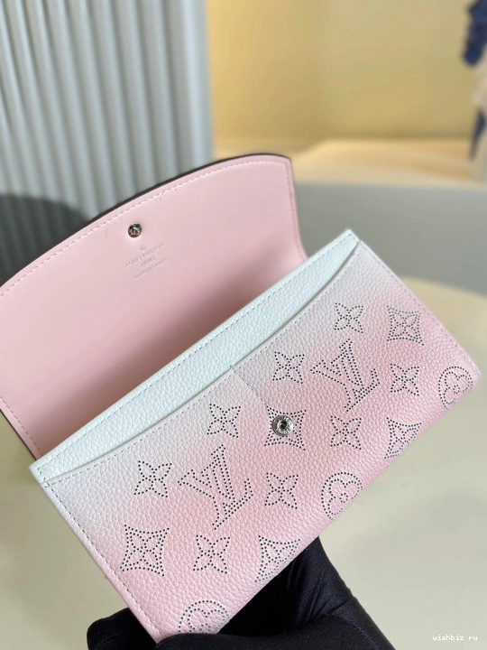 WIS VUITTON IRIS LOUIS WALLET 1019